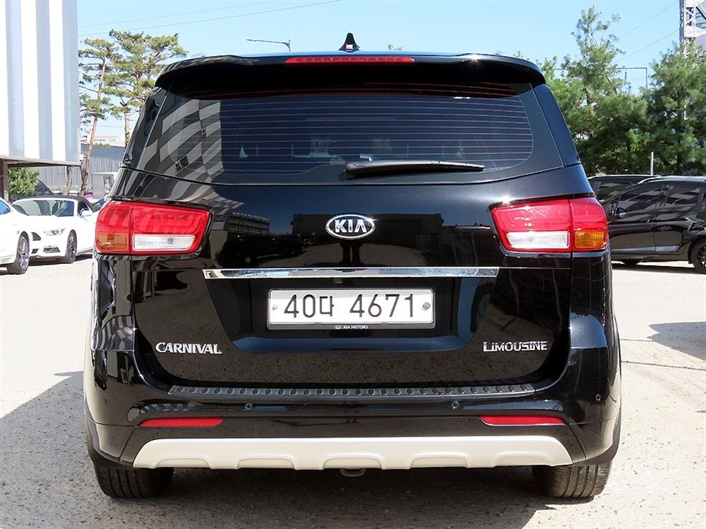 KIA Carnival - Vista 4