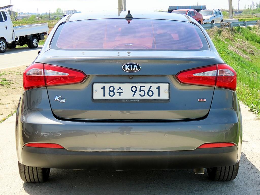 KIA K3 - Vista 4