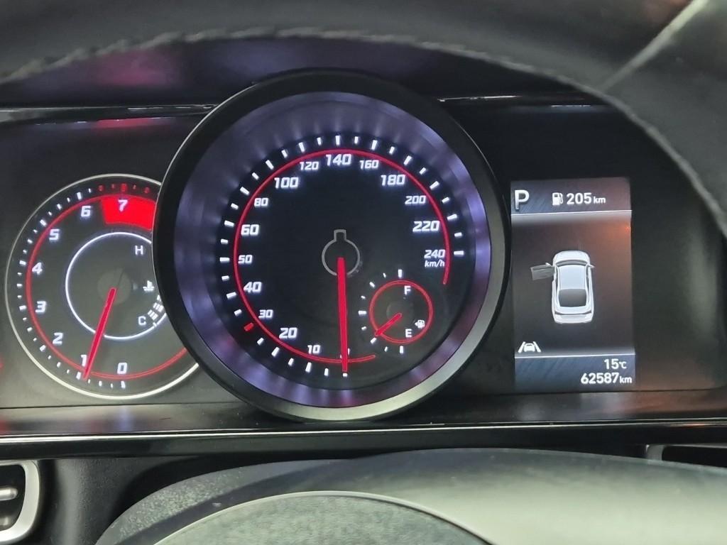 HYUNDAI Avante - Vista 6