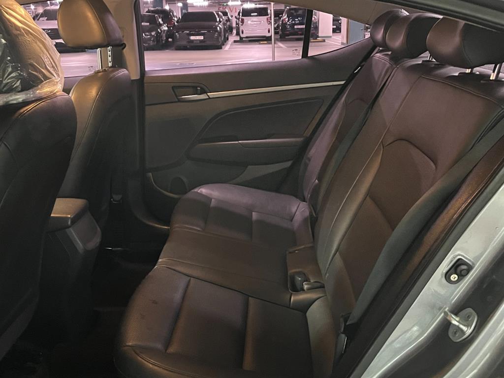 HYUNDAI Avante - Vista 6