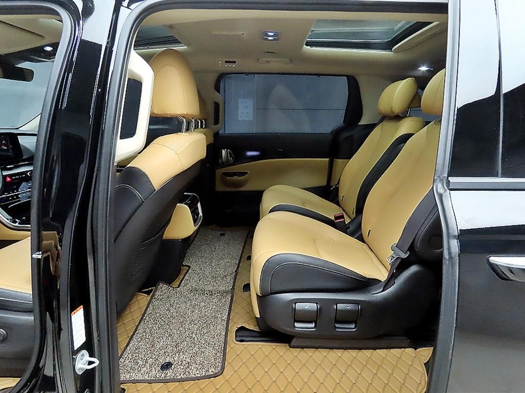 KIA Carnival - Vista 6