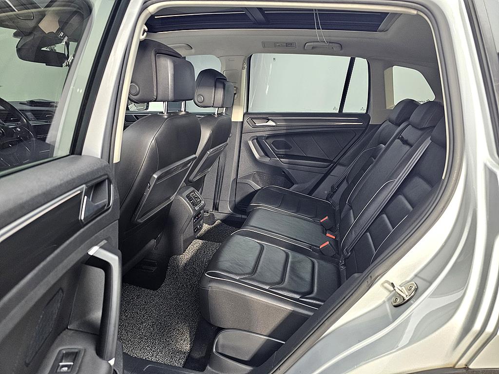 Volkswagen Tiguan - Vista 9