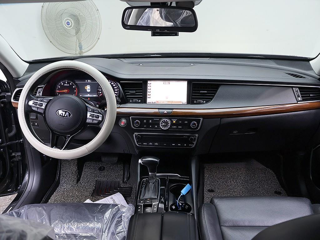 KIA K7 - Vista 9