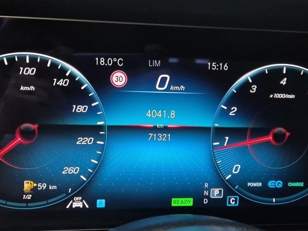 Mercedes Benz E class - Vista 6