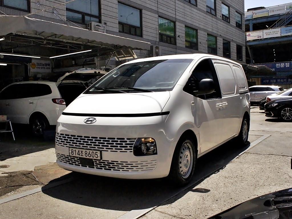 HYUNDAI Staria - Vista 3