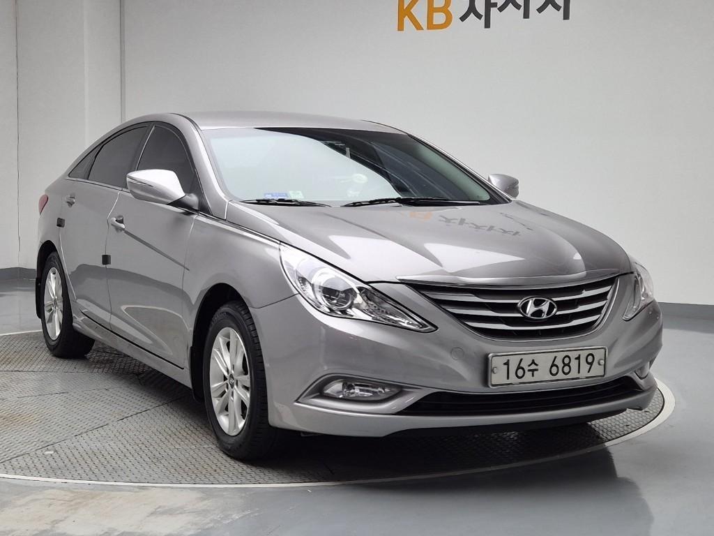 HYUNDAI Sonata - Vista 4