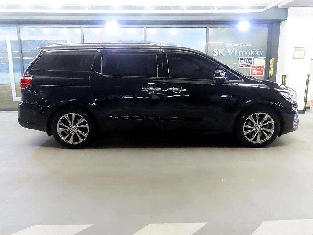 KIA Carnival - Vista 3