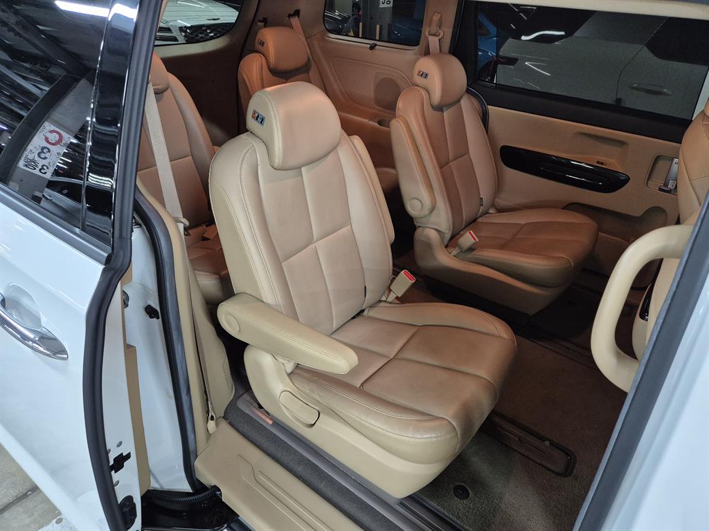 KIA Carnival 2018 the color of pearl - Importación desde Corea - HF Imports Iquique - Foto 19
