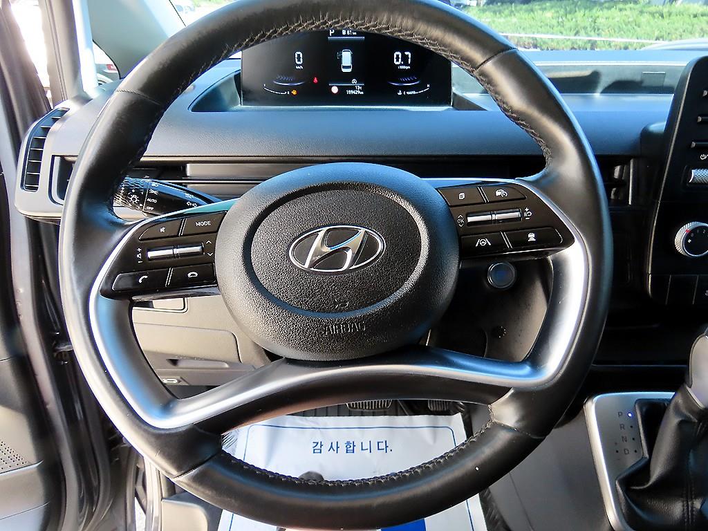 HYUNDAI Staria - Vista 8