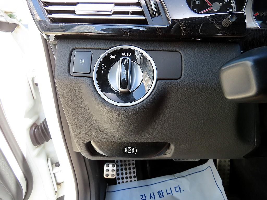 Mercedes Benz E class - Vista 12