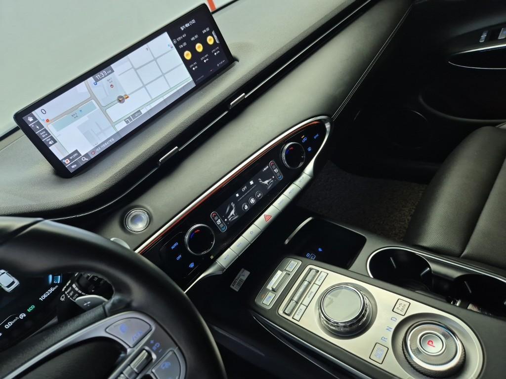 Genesis GV70 - Vista 11