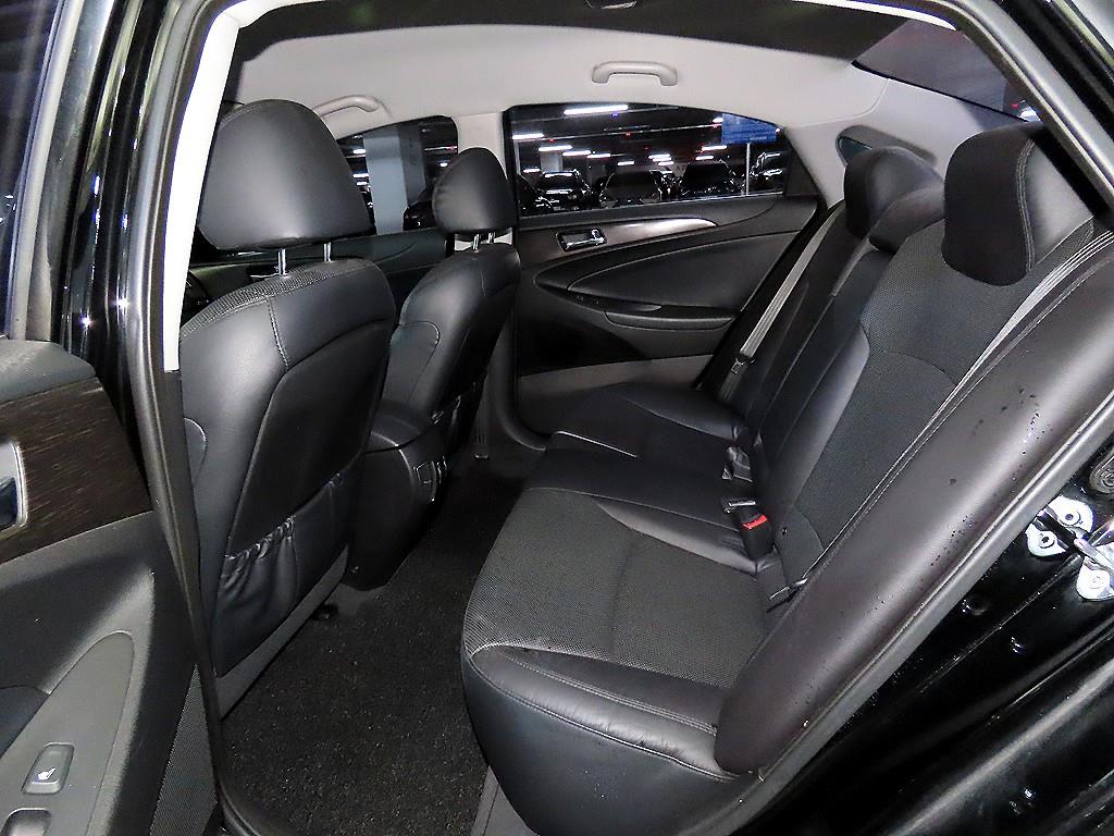 HYUNDAI Sonata - Vista 7