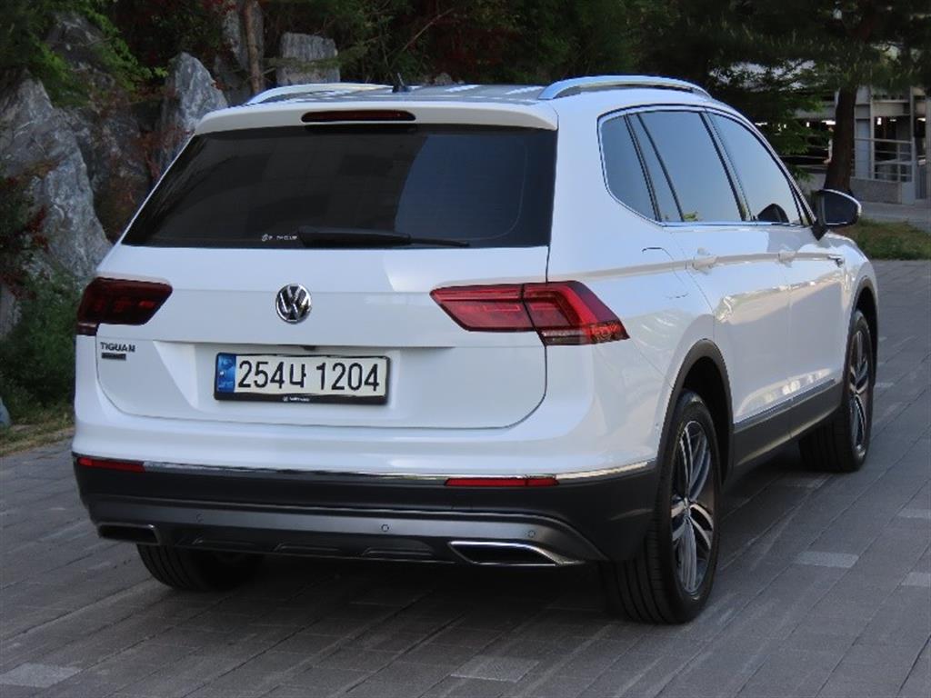 Volkswagen Tiguan - Vista 5