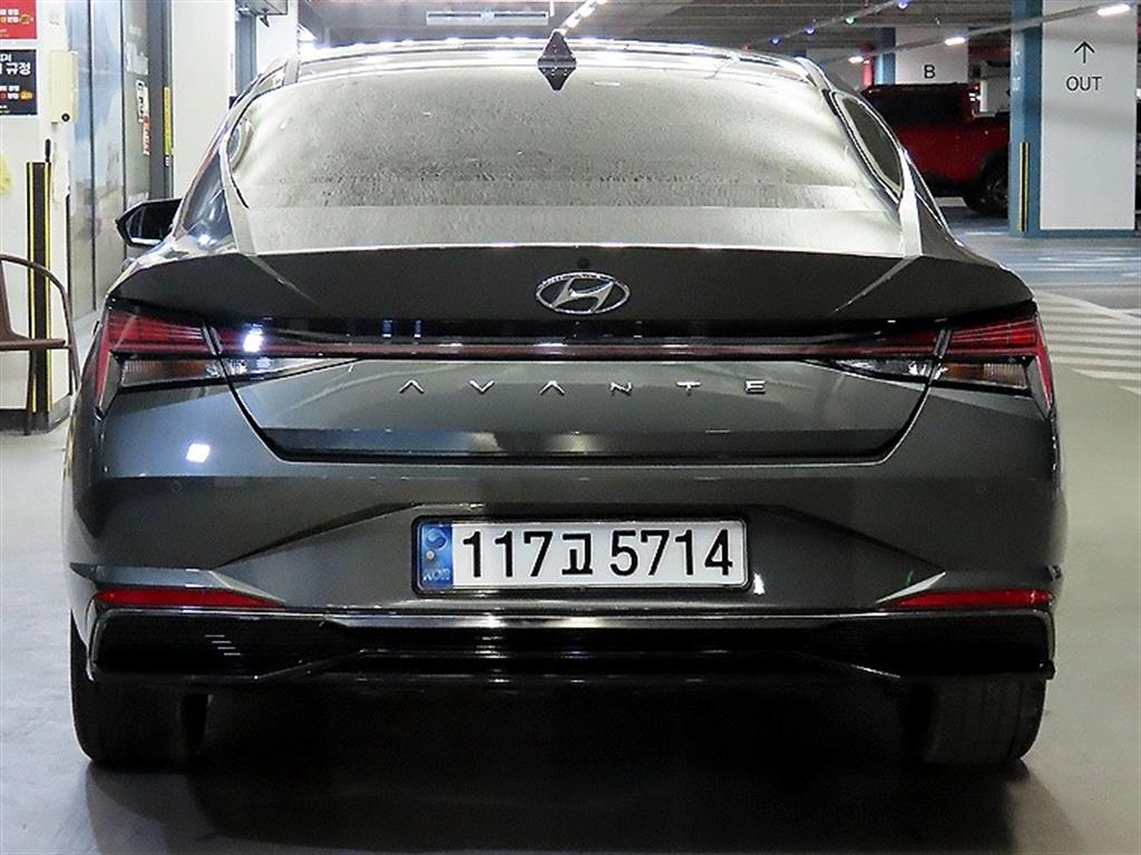 HYUNDAI Avante - Vista 5