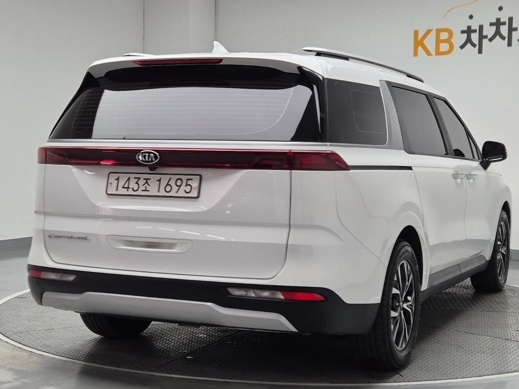 KIA Carnival - Vista 3
