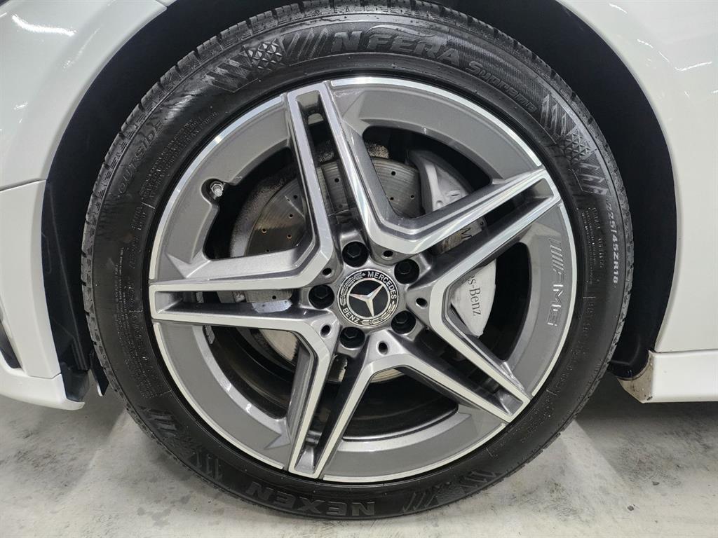 Mercedes Benz C Class - Vista 3