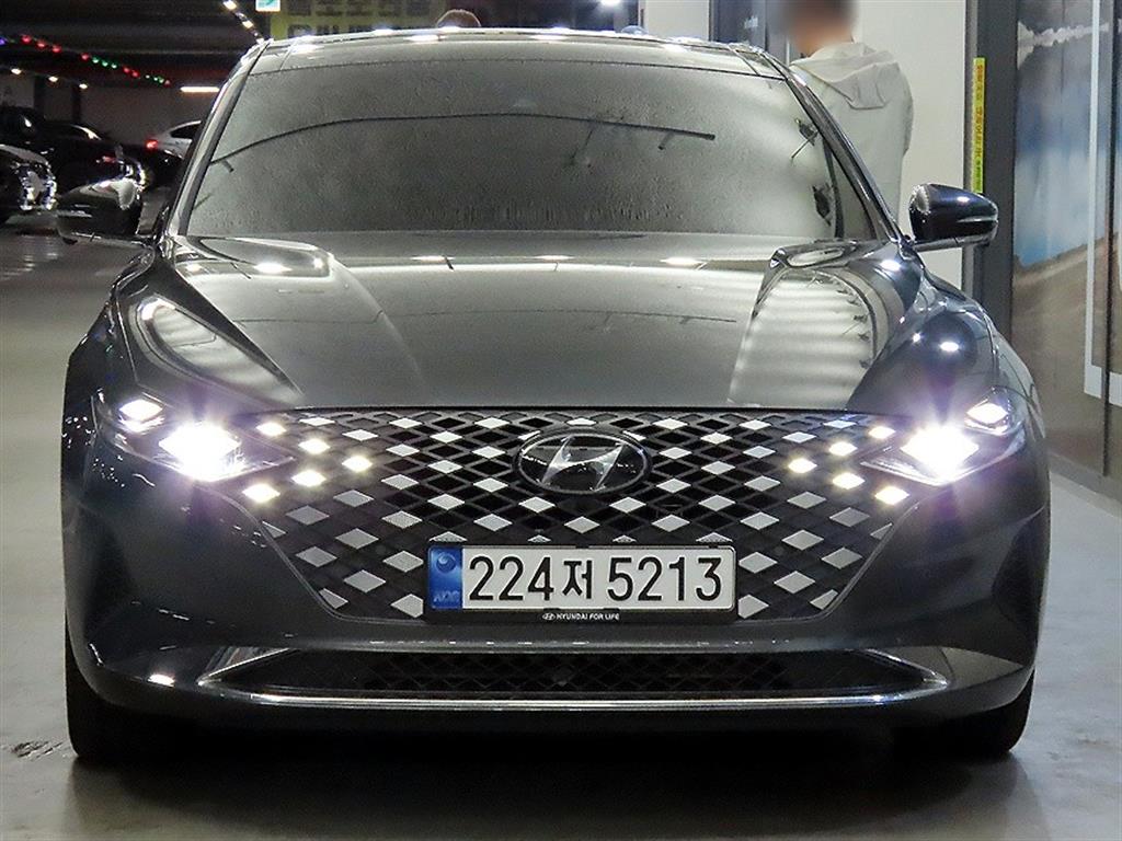 HYUNDAI Grandeur - Vista 2
