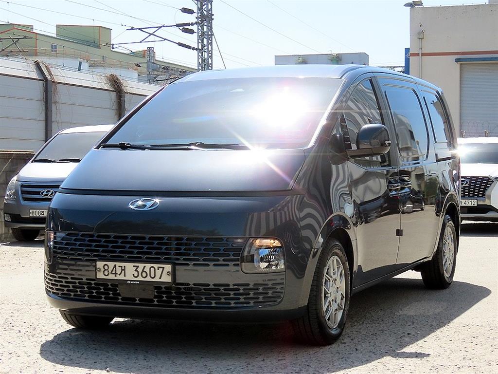 HYUNDAI Staria - Vista 2