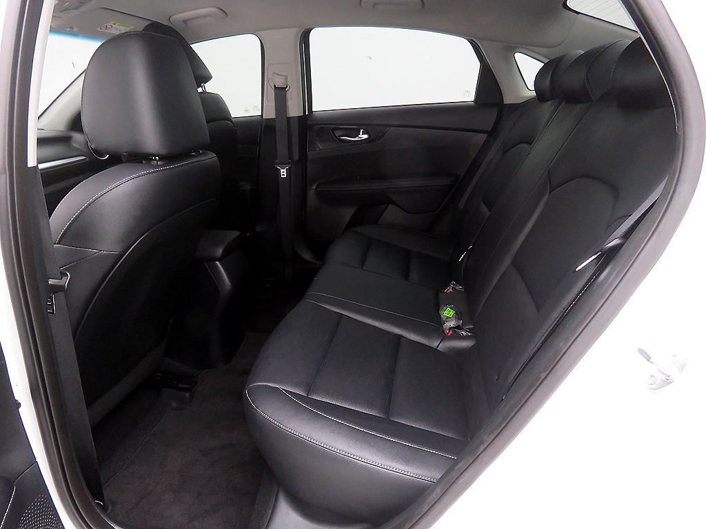 KIA K3 - Vista 6