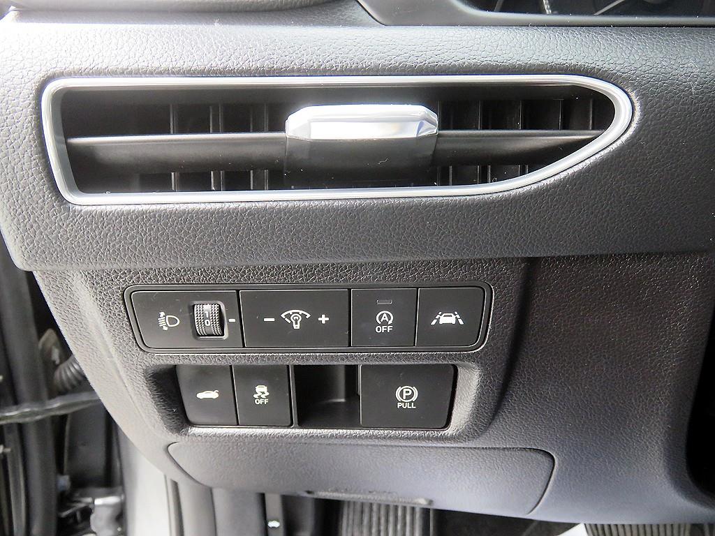 HYUNDAI Sonata - Vista 8