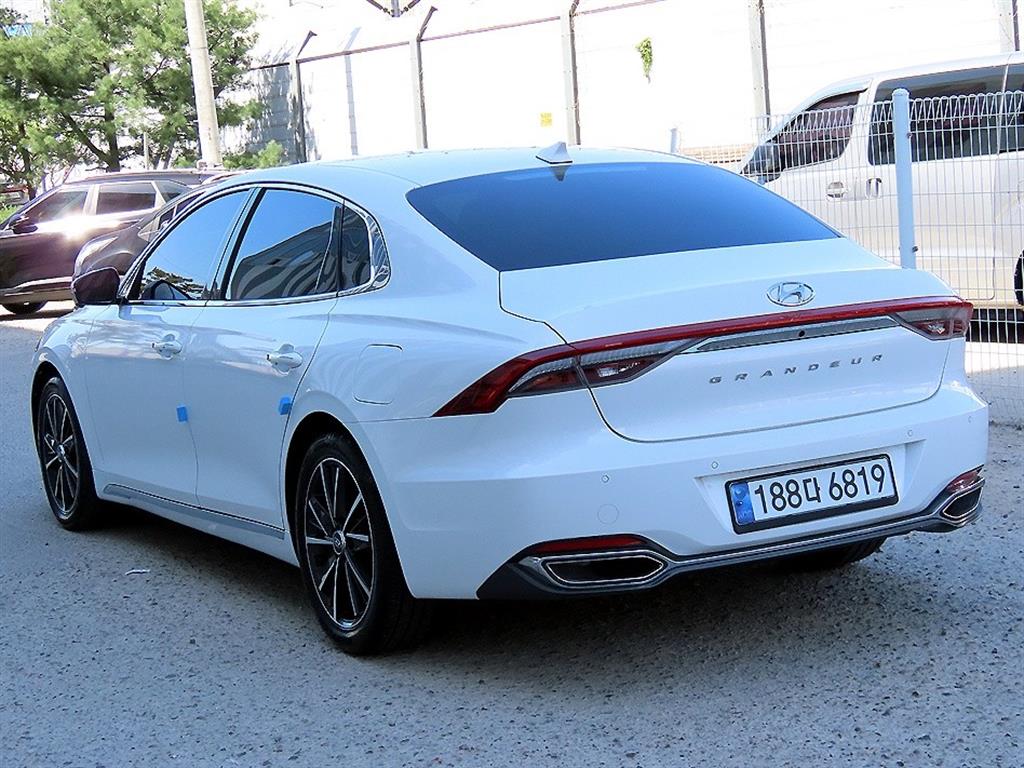 HYUNDAI Grandeur - Vista 3