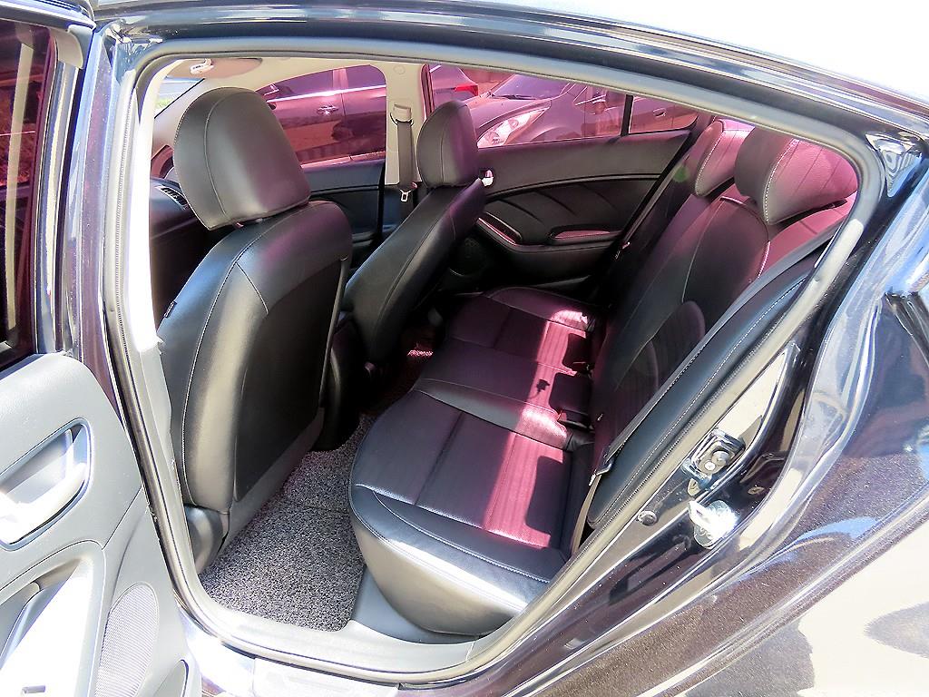 KIA K3 - Vista 6