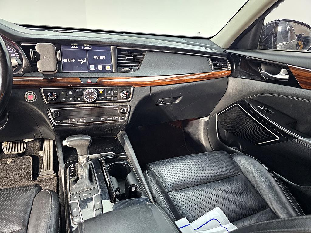 KIA K7 - Vista 10