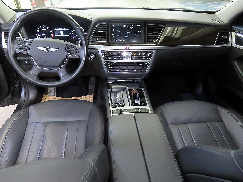 Genesis G80 - Vista 10