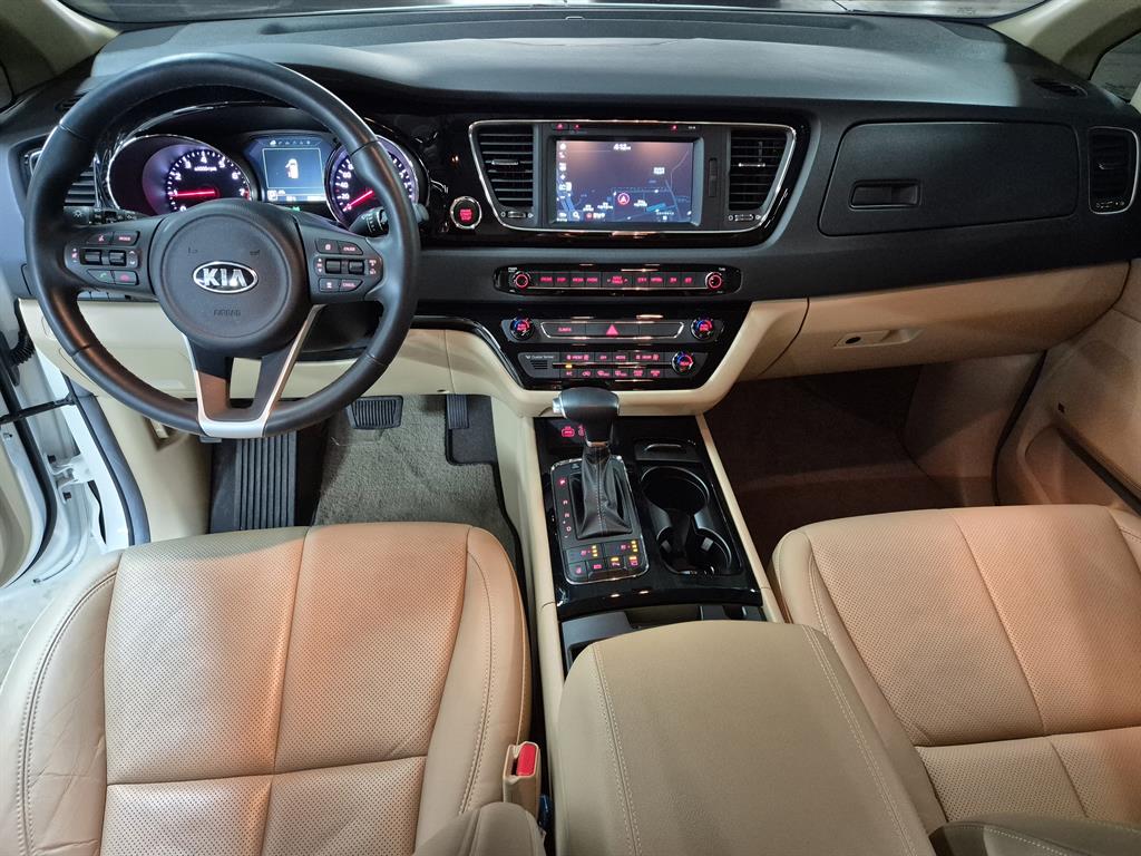 KIA Carnival 2018 the color of pearl - Importación desde Corea - HF Imports Iquique - Foto 13