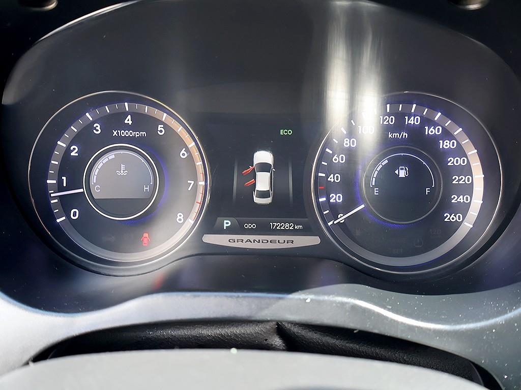 HYUNDAI Grandeur - Vista 11