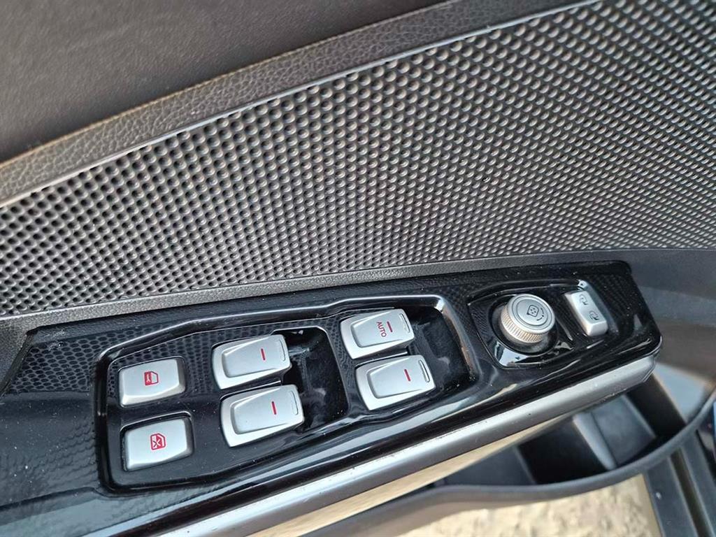 Ssangyong Tivoli - Vista 12