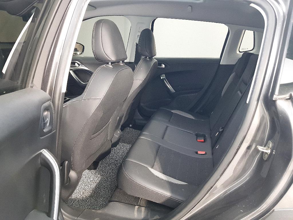 Peugeot 2008 - Vista 9
