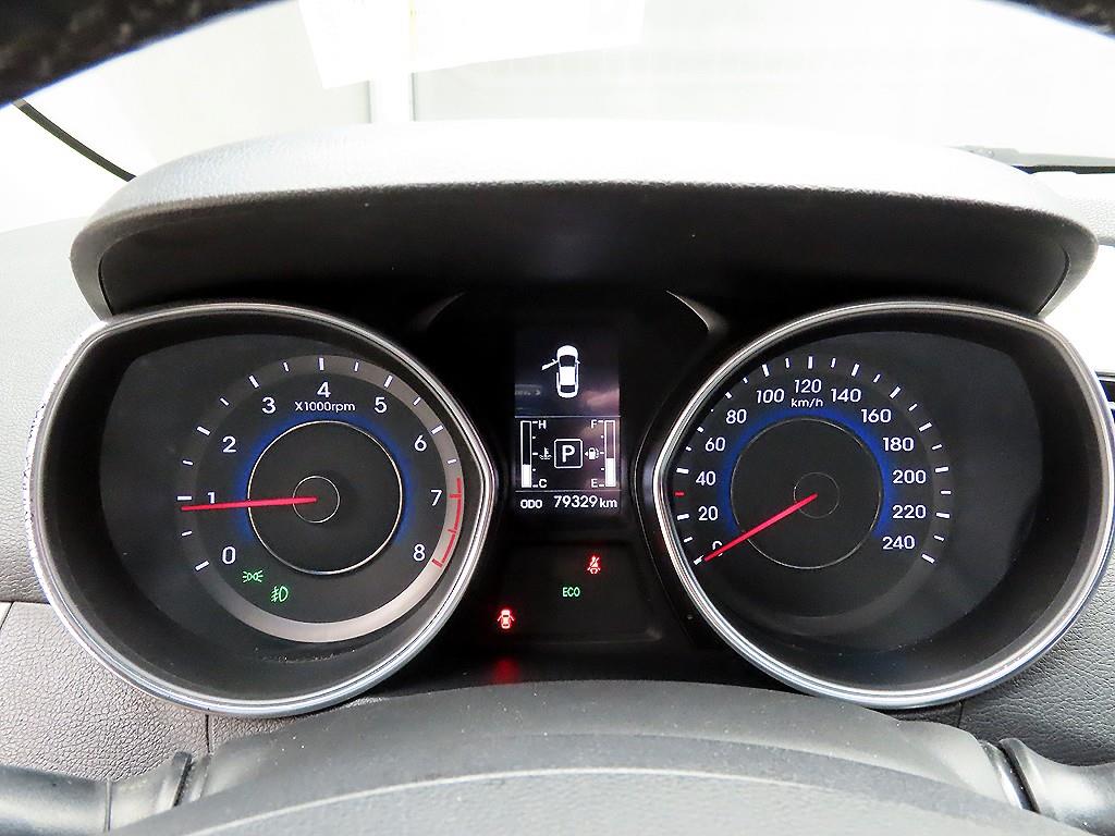 HYUNDAI Avante - Vista 8