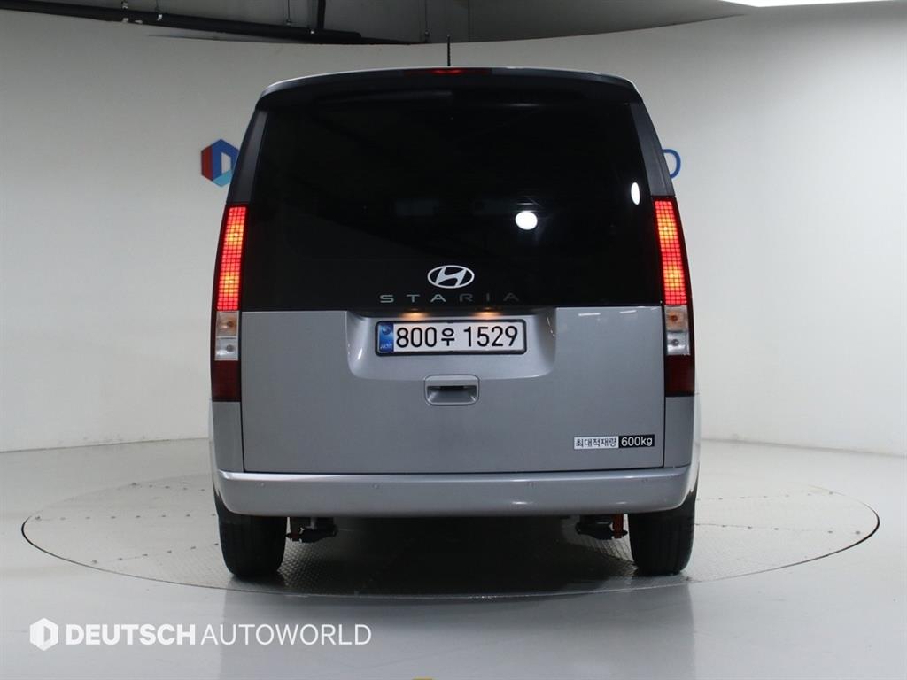 HYUNDAI Staria - Vista 4