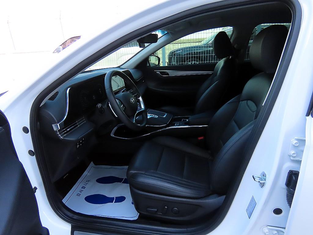 HYUNDAI Grandeur - Vista 5