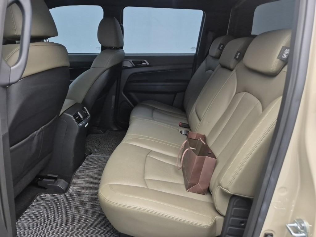 Ssangyong Rexton - Vista 10