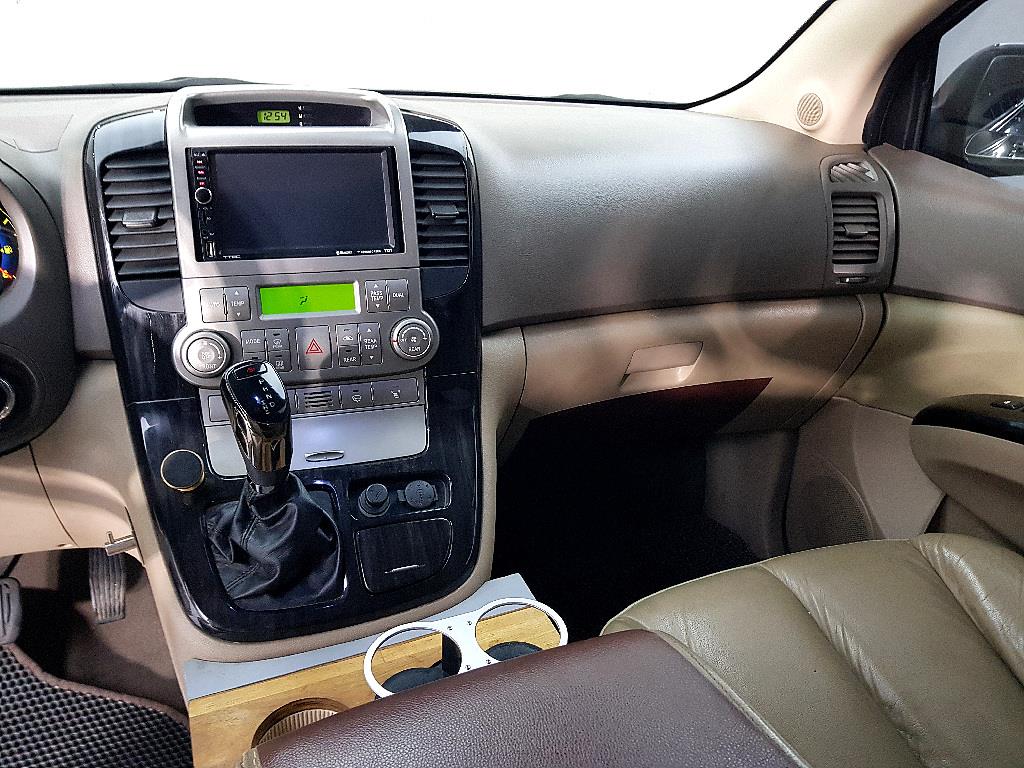 KIA Carnival - Vista 10