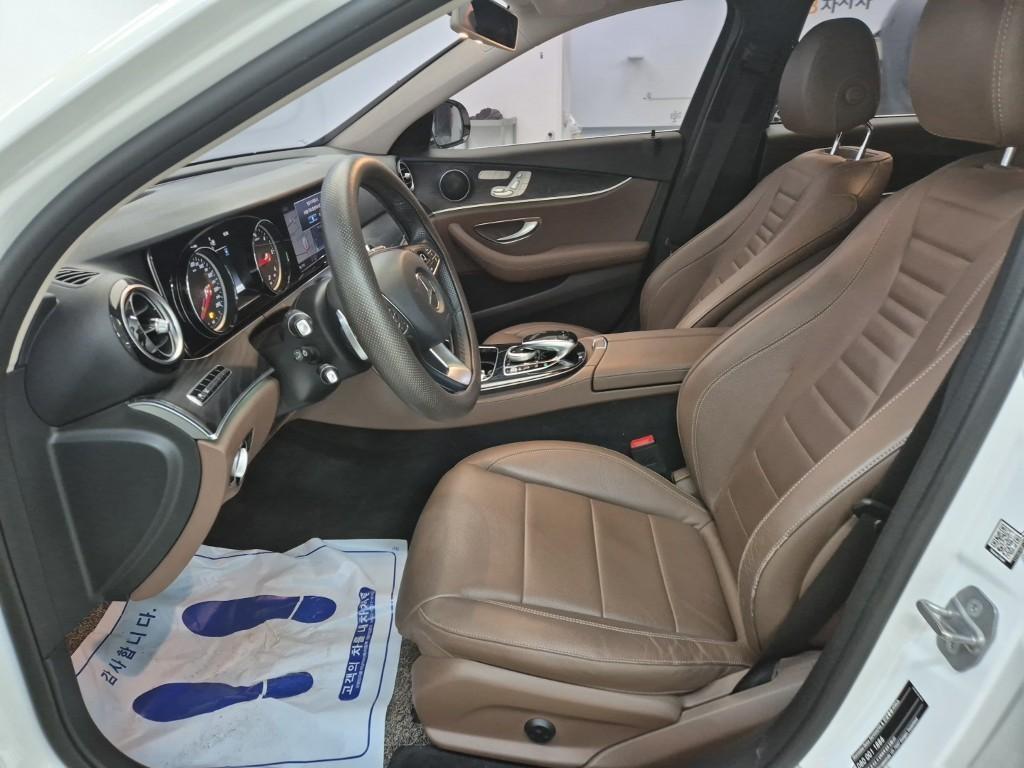 Mercedes Benz E class - Vista 11