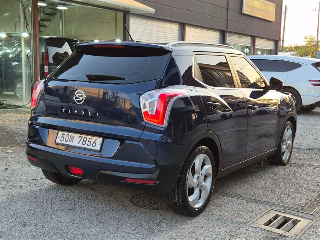 Ssangyong Tivoli - Vista 4