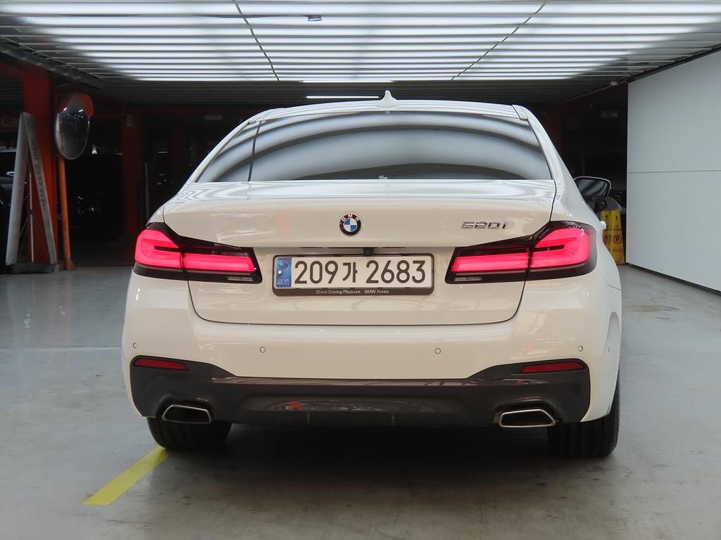 BMW 5 Series - Vista 3