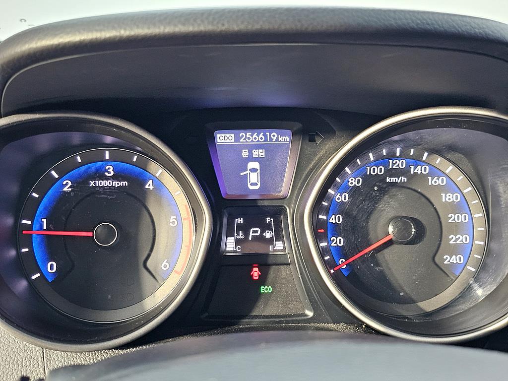 HYUNDAI i30 - Vista 7