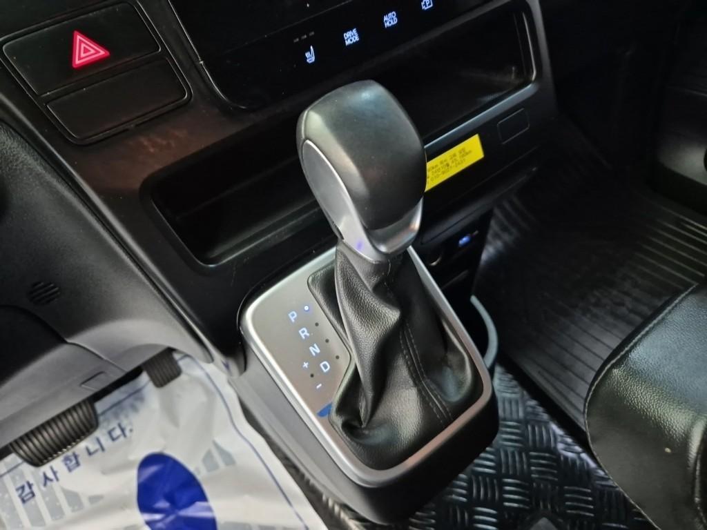 HYUNDAI Staria - Vista 8