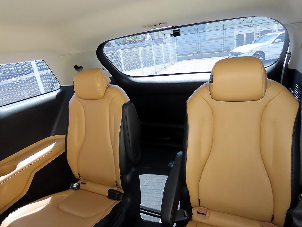 KIA Carnival - Vista 7