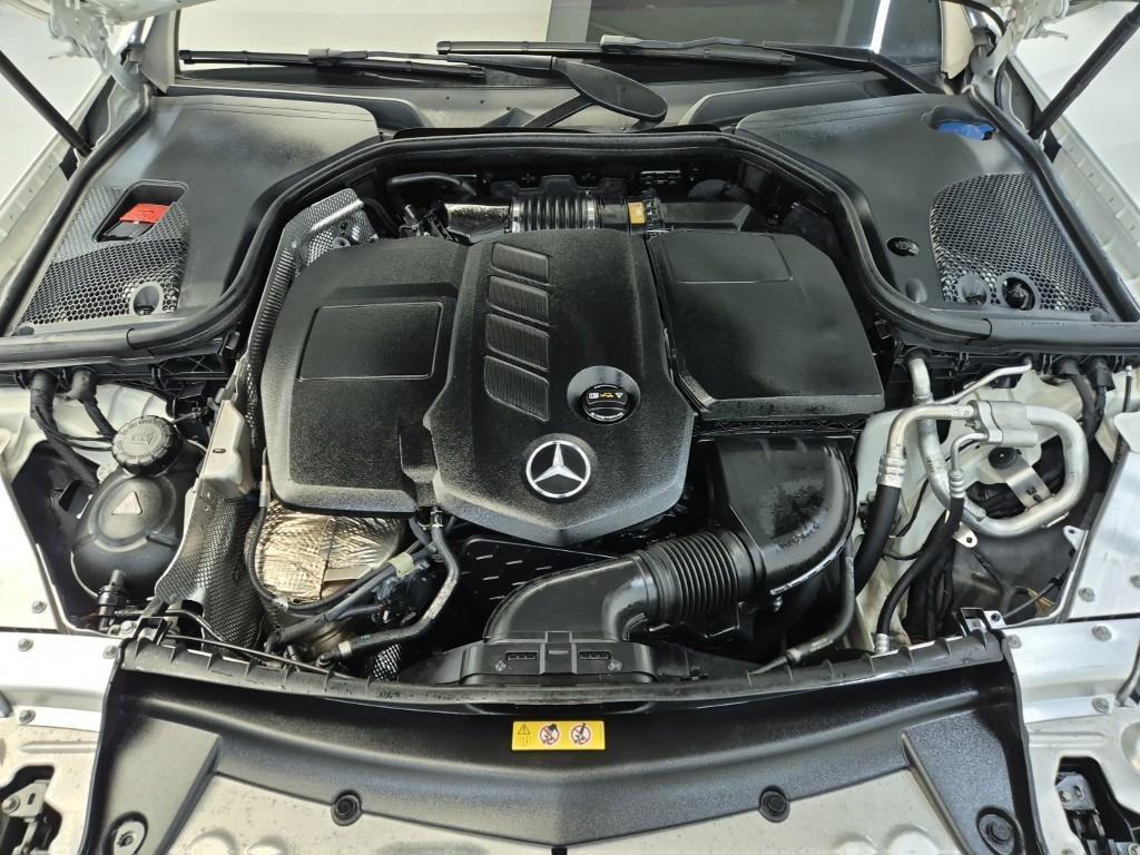 Mercedes Benz E class - Vista 5