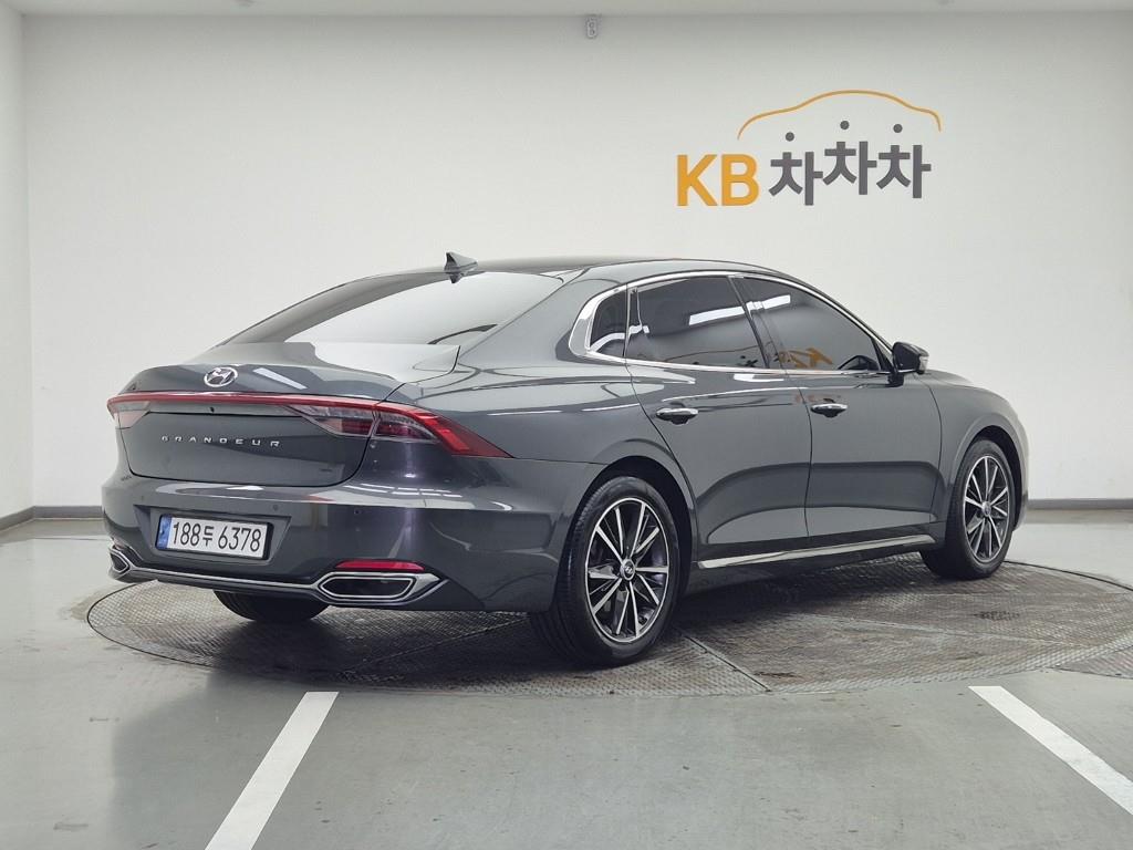 HYUNDAI Grandeur - Vista 4