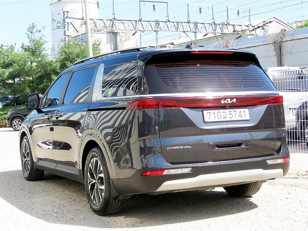 KIA Carnival - Vista 3