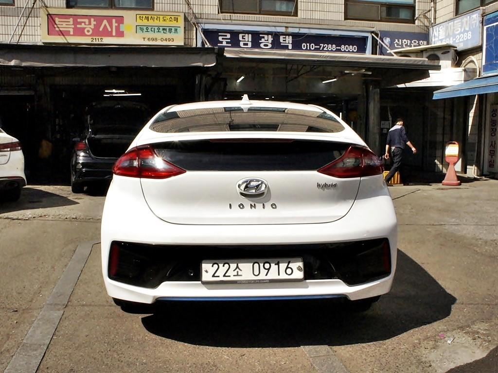 HYUNDAI Ioniq - Vista 5