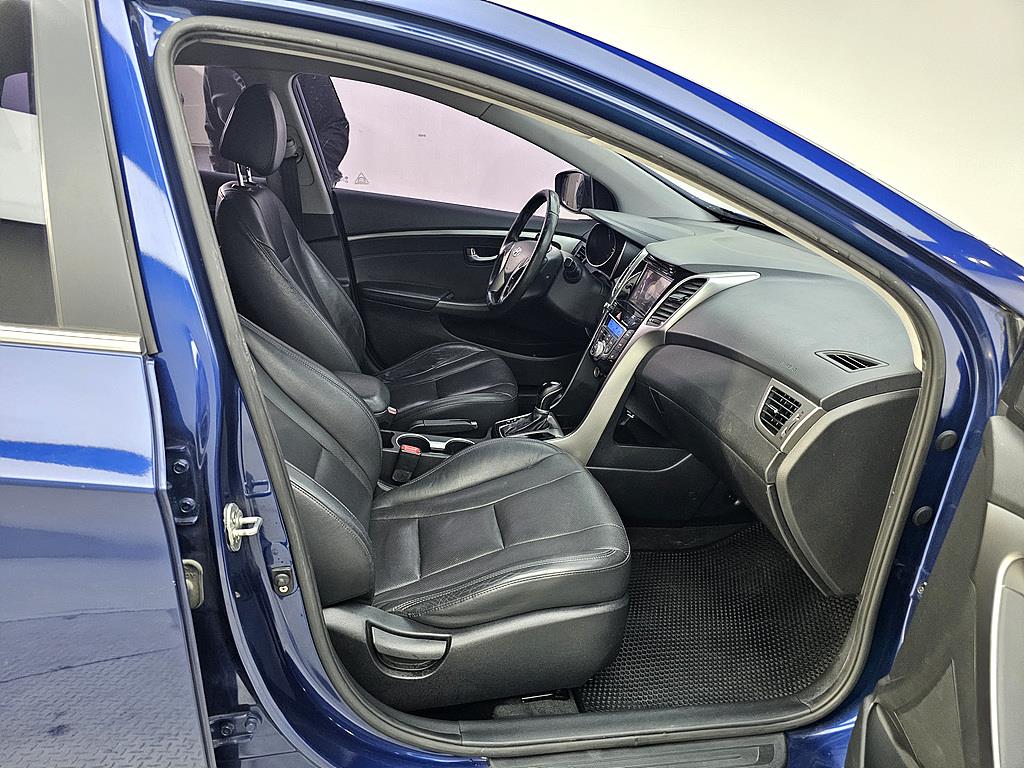 HYUNDAI i30 - Vista 11