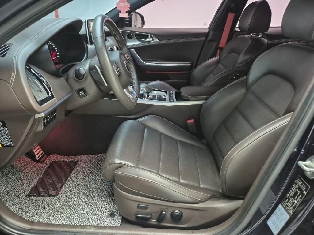 KIA Stinger - Vista 11