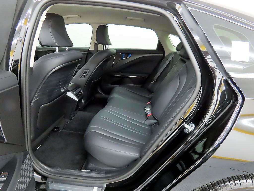KIA K8 - Vista 6